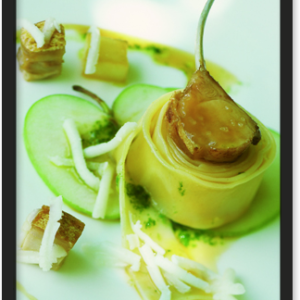 Pappardelle di semola con maialino di Cinta Senese marinato alle erbe aromatiche e mela verde