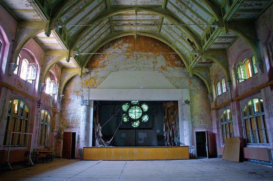 beelitz-heilsttten-was-built-in-1898-and-was-once-germans-largest-sanatorium-now-the-60-building-complex-is-visited-only-by-those-wanting-to-see-its-macabre-grandeur