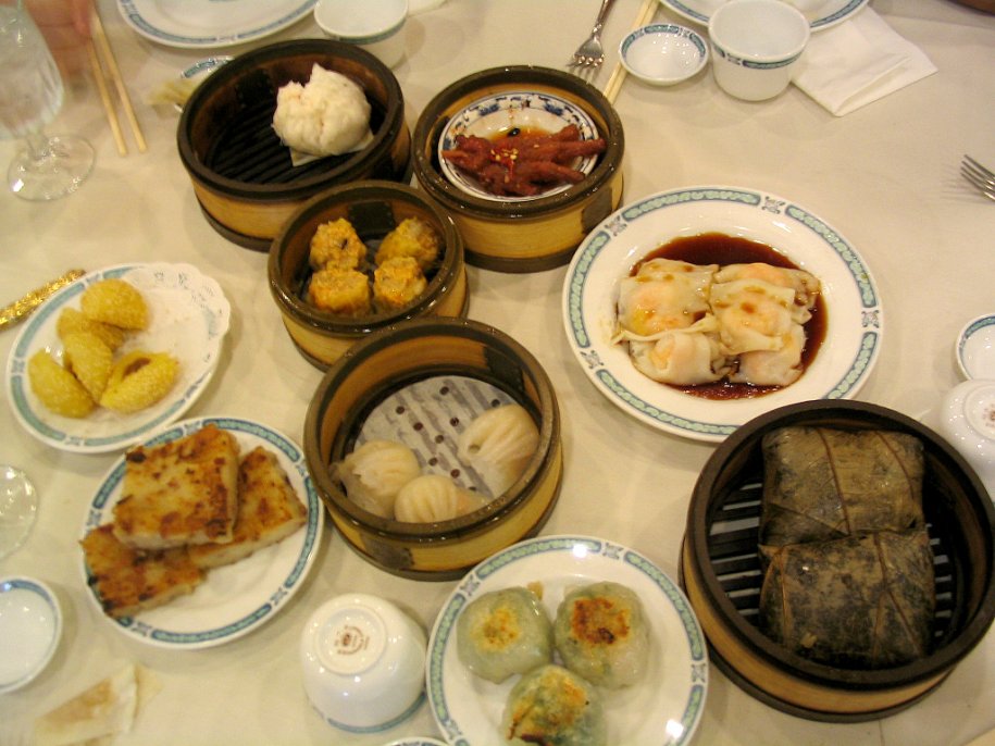 china-traditional-breakfasts-vary-based-on-the-region-but-dim-sum-small-plates-of-food-prepared-in-a-variety-of-ways-is-popular