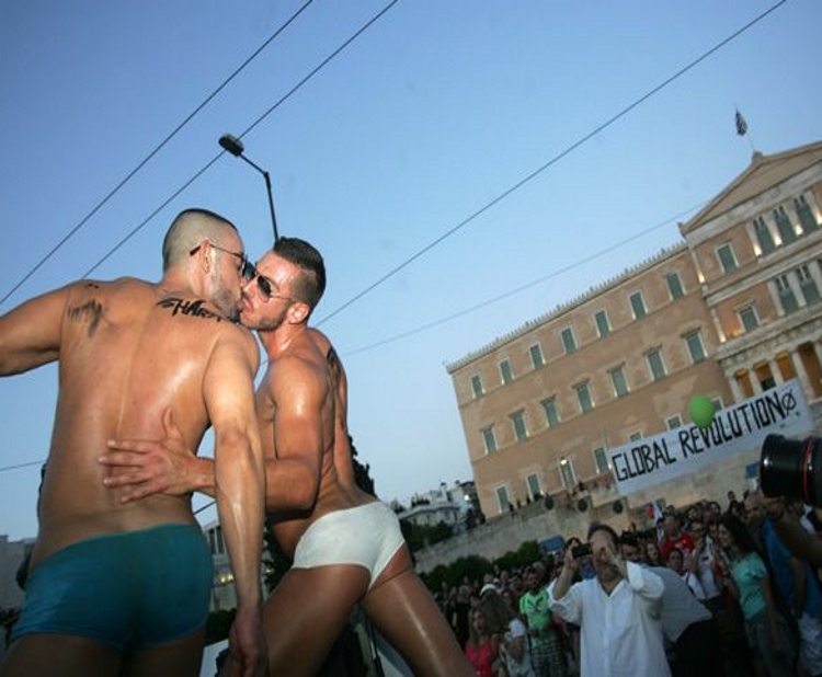 10 GAY PARADE COVER 2