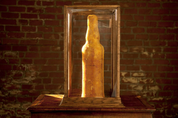 3-bee-printing-dewars-sid-lee-ebeling-group-honeycomb-sculptures-2