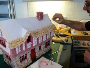 candy-cottage-2