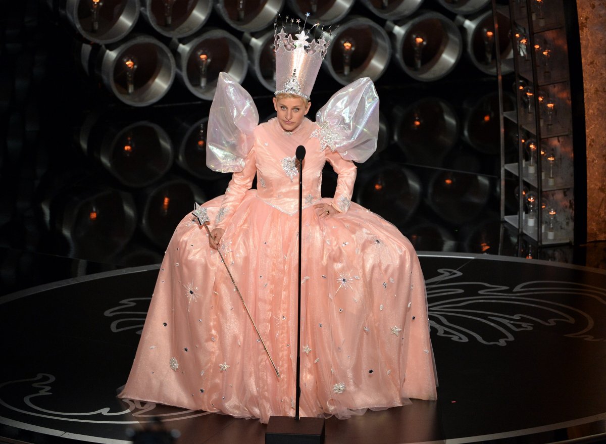 were-not-sure-what-was-more-bizarre-ellen-coming-out-on-stage-dressed-as-a-witch-from-oz-
