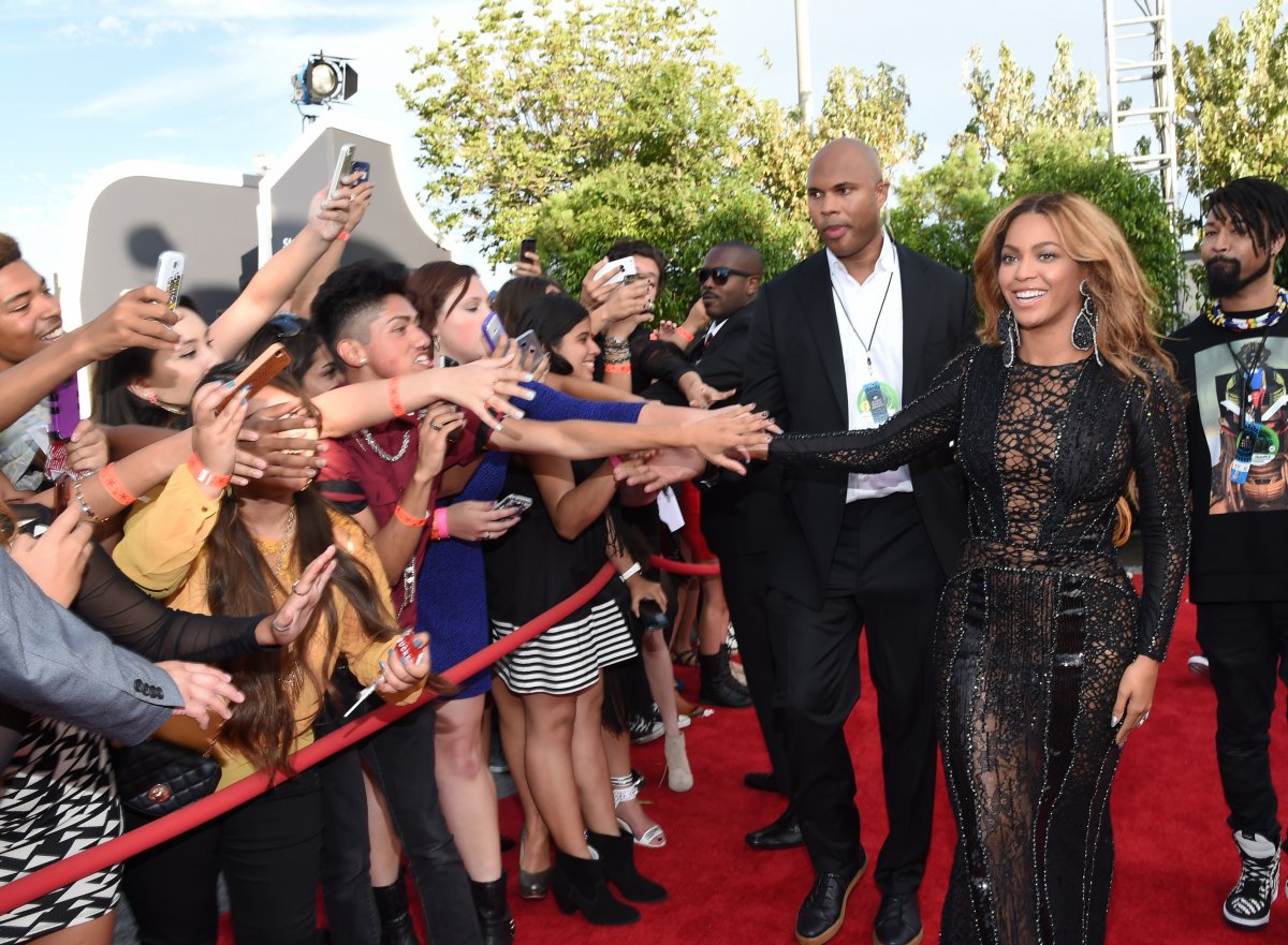 beyonc-switched-from-this-gown-on-the-red-carpet