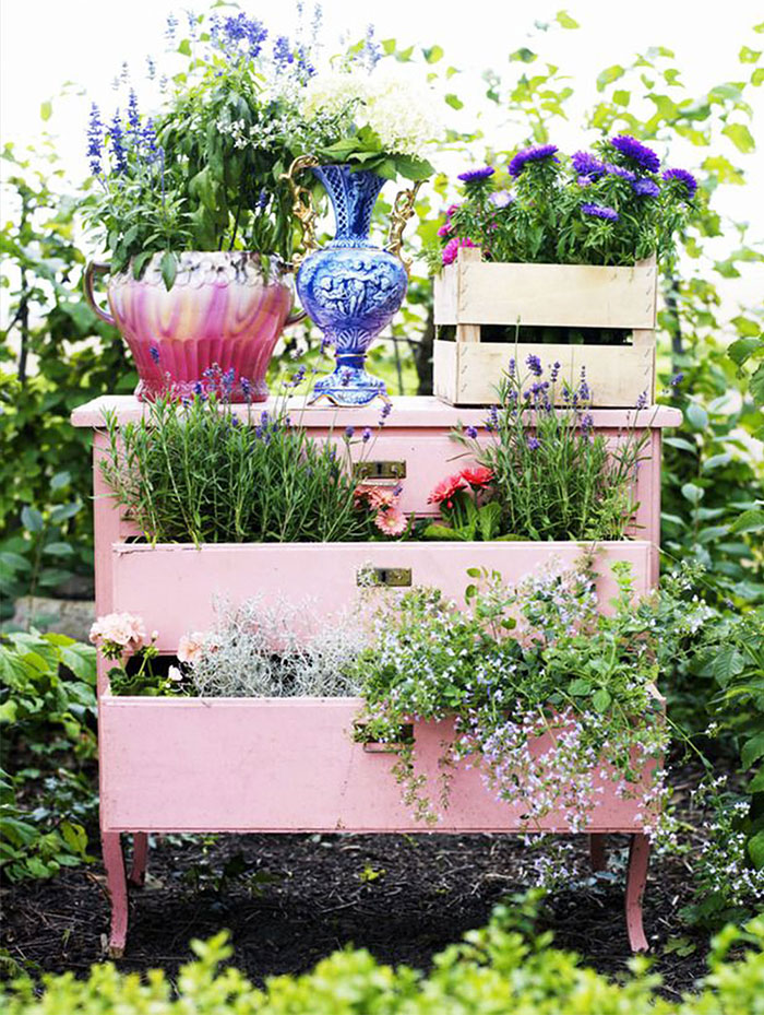 dresser garden