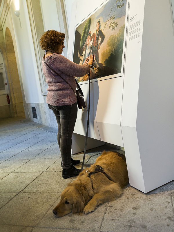 museum-exhibit-for-the-blind-encourages-people-to-touch-the-artworks-6