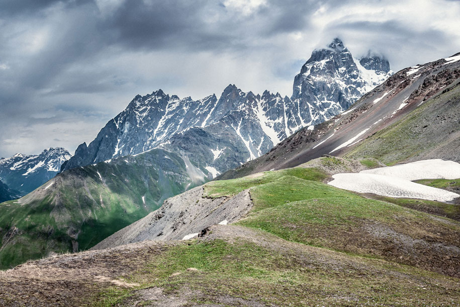 travel-photography-caucasus-mountains-georgia-aleksandra-rafal-nycz-19