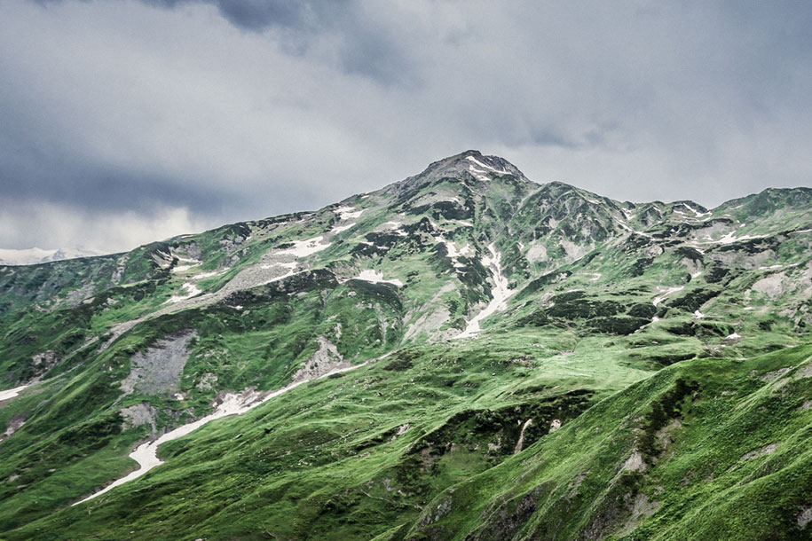 travel-photography-caucasus-mountains-georgia-aleksandra-rafal-nycz-4