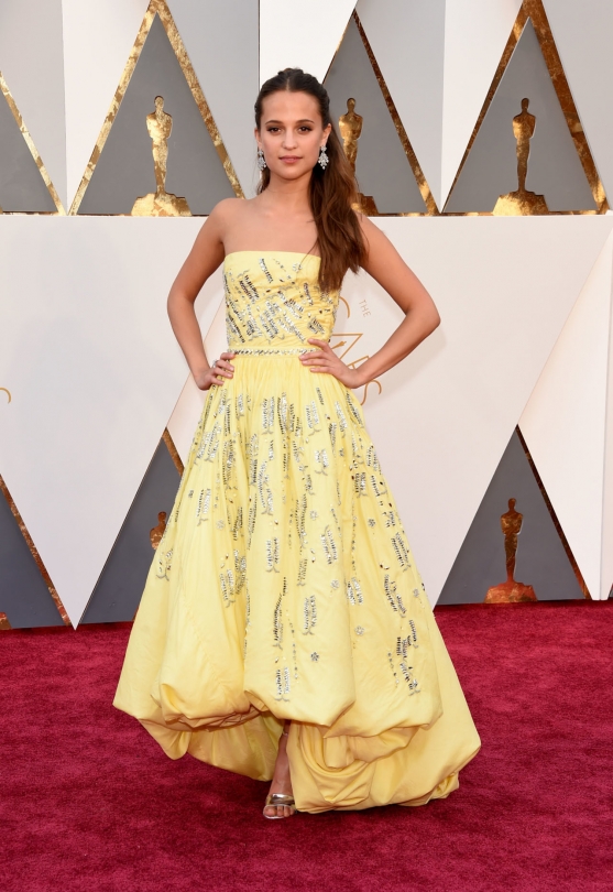 alicia vikander oscar 2016 right