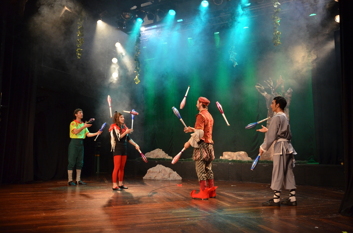to taksidi tis zois gualino mousiko theatro2