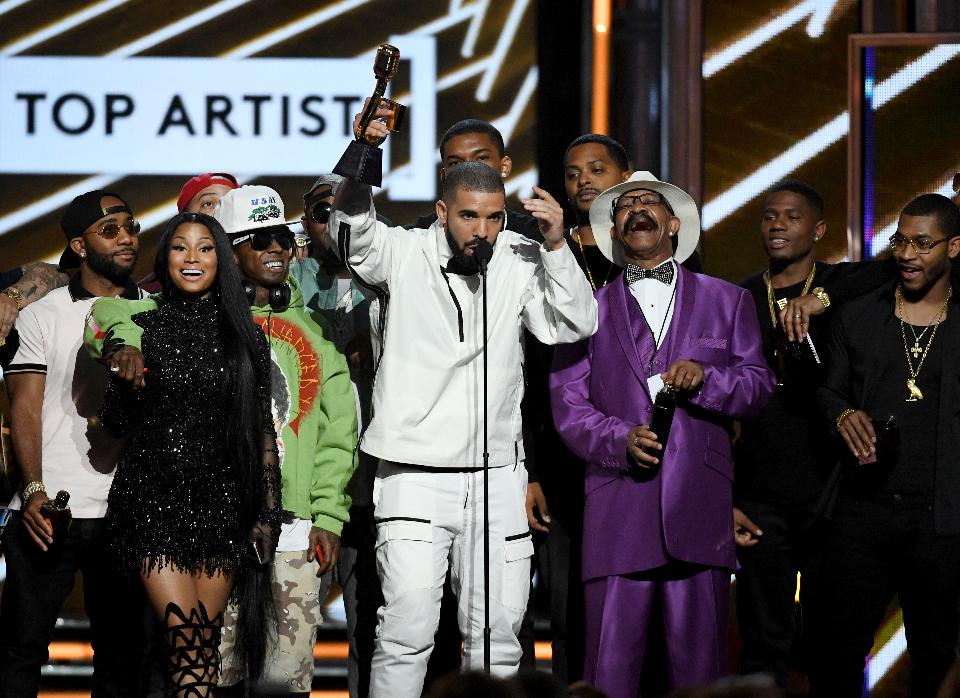 drake billboard music awards 2017 2