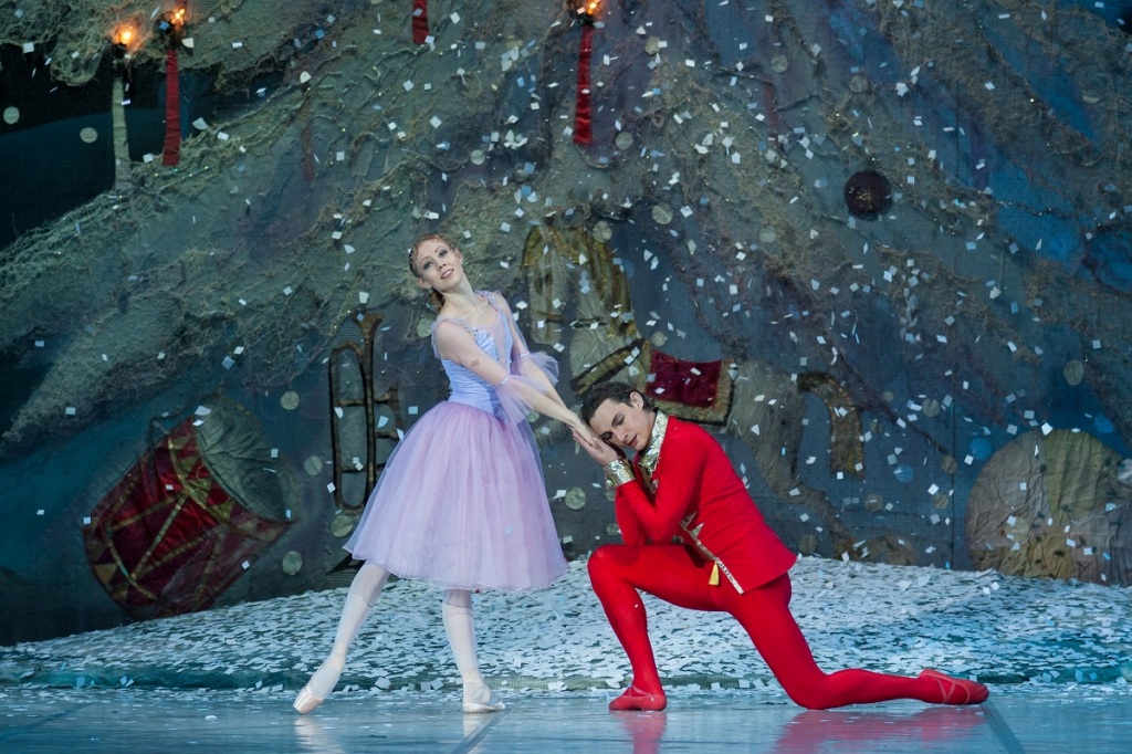 04.NUTCRACKER GRIGOROVICH 