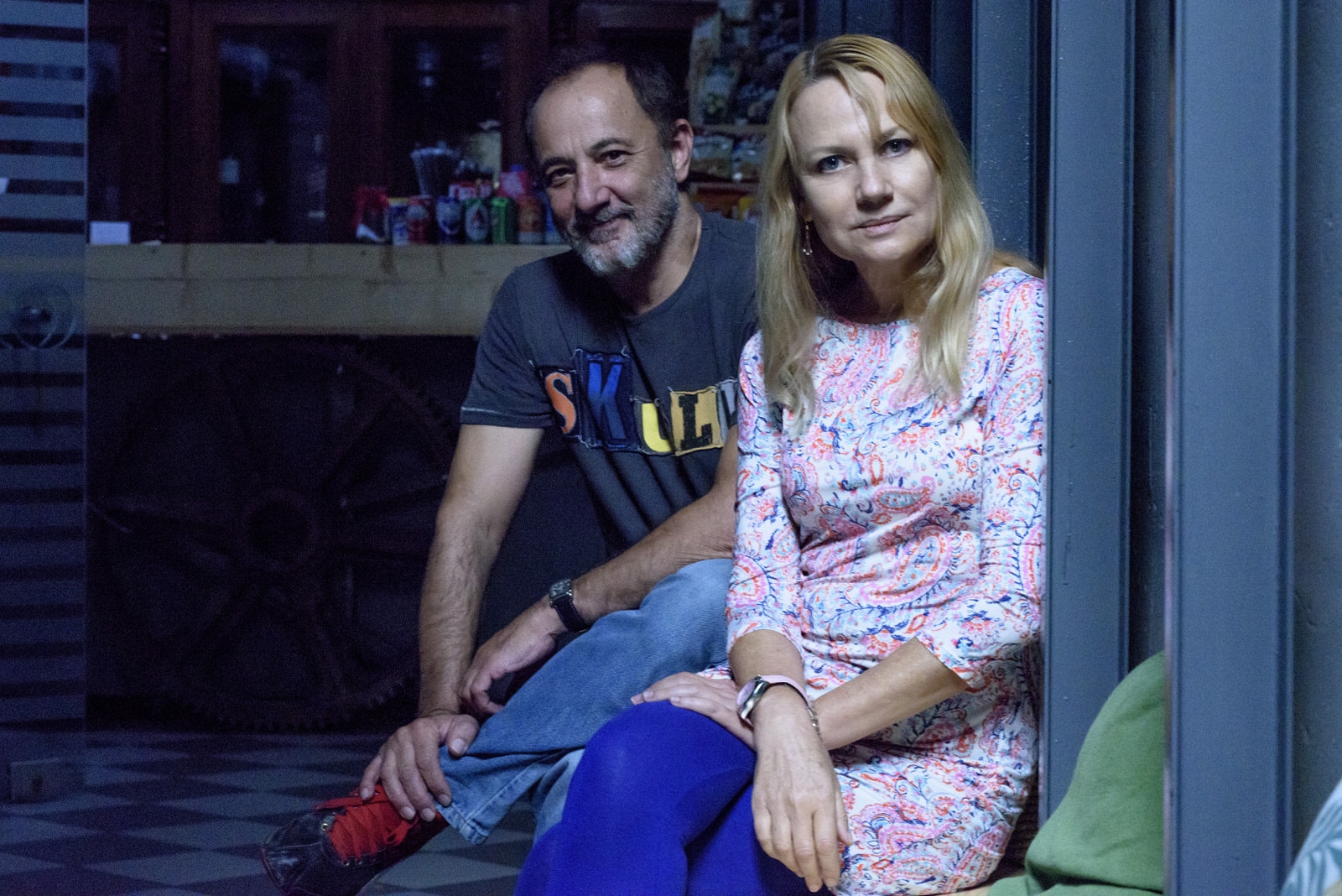 Ανύπαντρη μητέρα δύο γνωριμιών