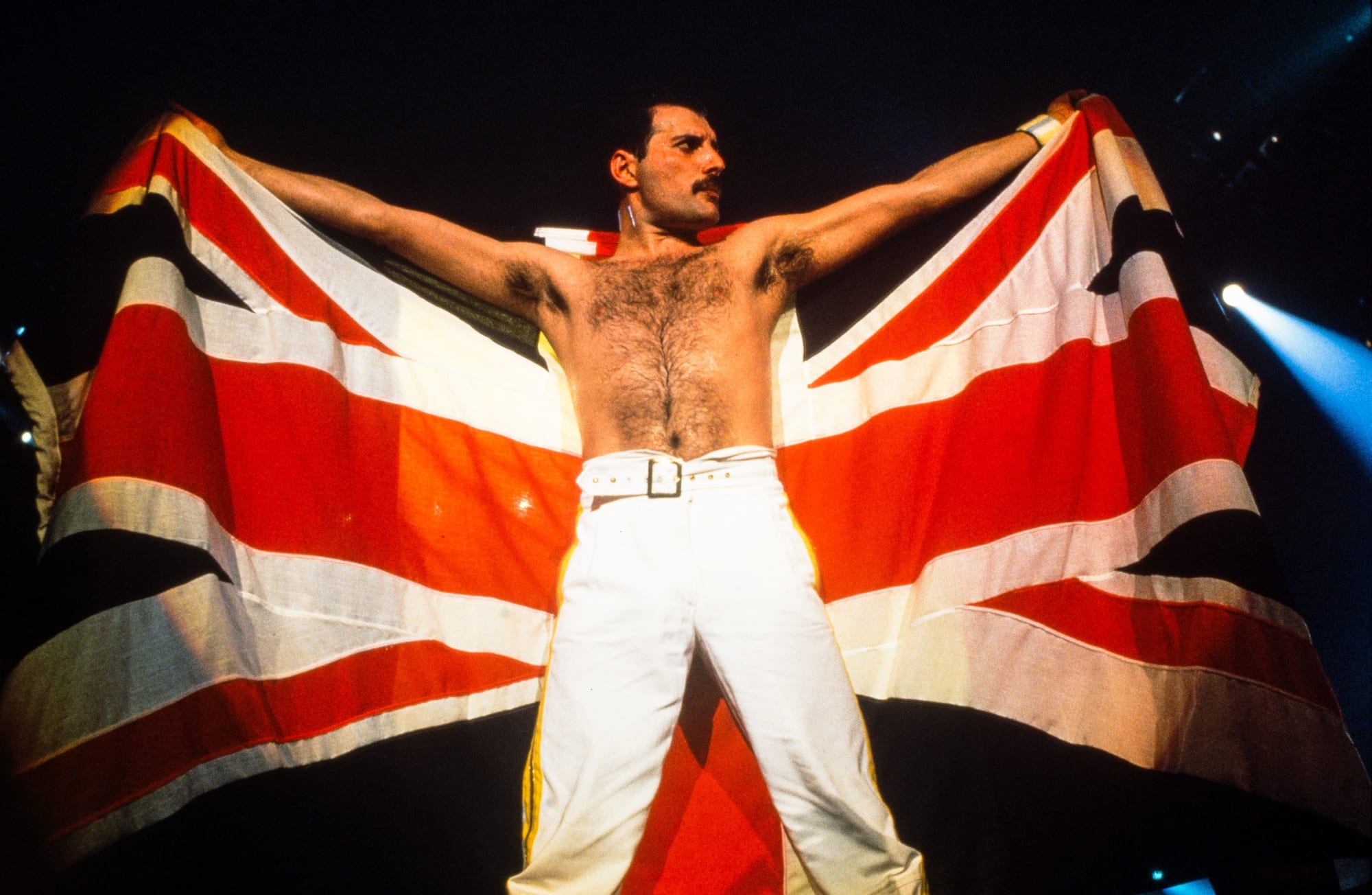 Ο Freddie Mercury στην τελευταία συναυλία του με τους Queen, στο κλείσιμο του Magic Tour το 1986