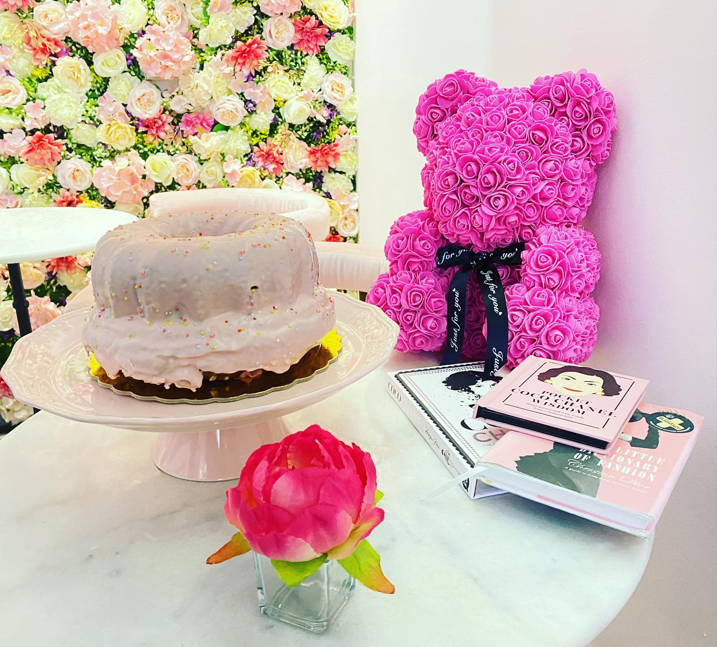 Το Pink Velvet Cake, Φωτογραφία: Glow Cafe