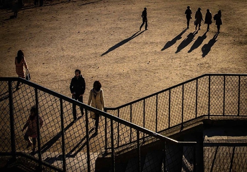 Street Photography: Θεματική έκθεση με φωτογραφίες δρόμων 