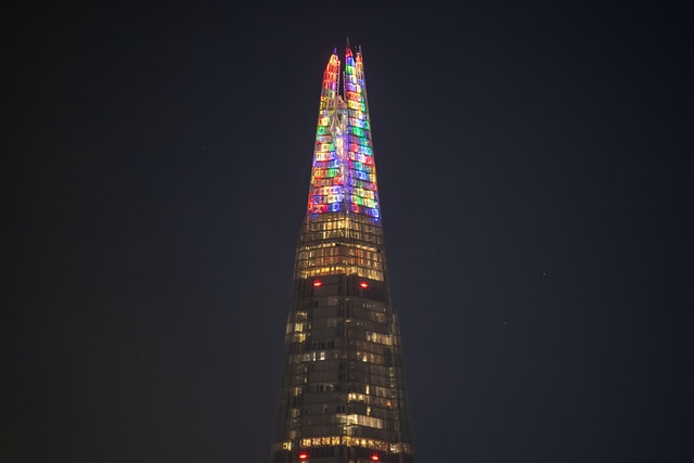 Η κορυφή του ουρανοξύστη Σαρντ είναι το πιο ψηλό σημείο στο Λονδίνο