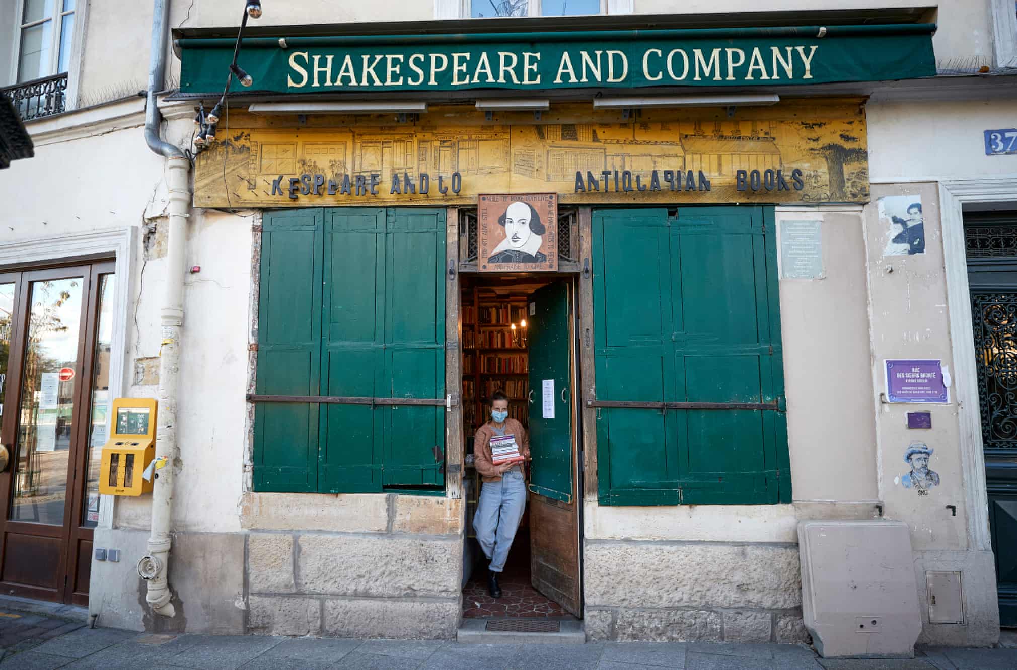 Shakespeare and Company: Το βιβλιοπωλείο αντιμέτωπο με τον κορονοϊό