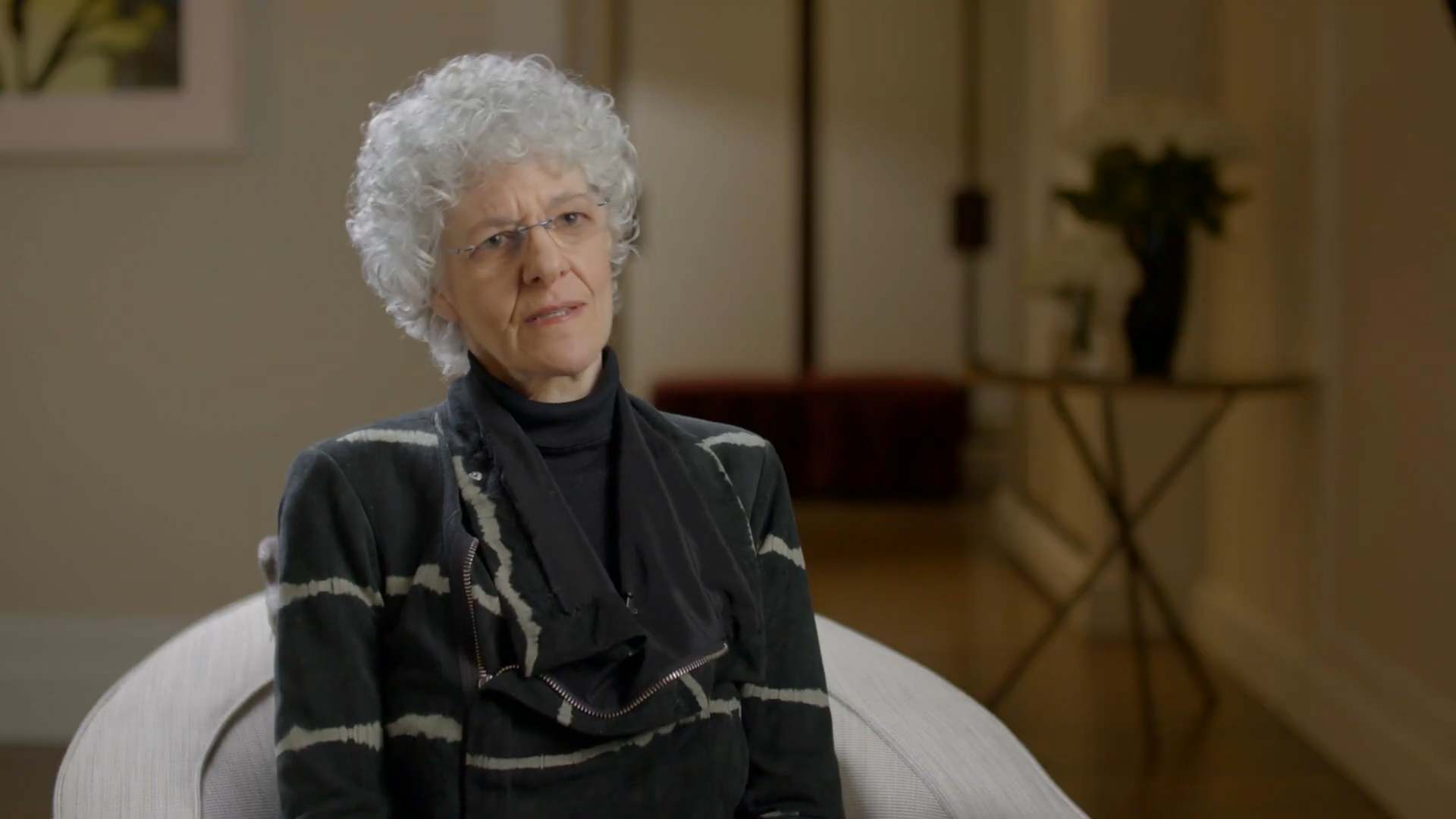Η Ann Freedman μιλά στην κάμερα του ντοκιμαντέρ, φωτογραφία: Made You Look, Netflix