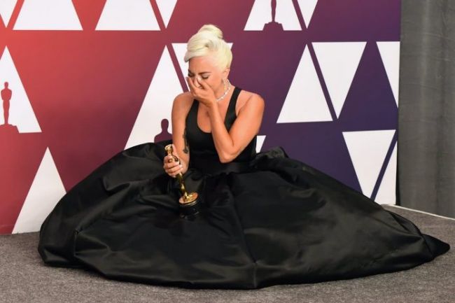 H Lady Gaga με το πρώτο της Όσκαρ