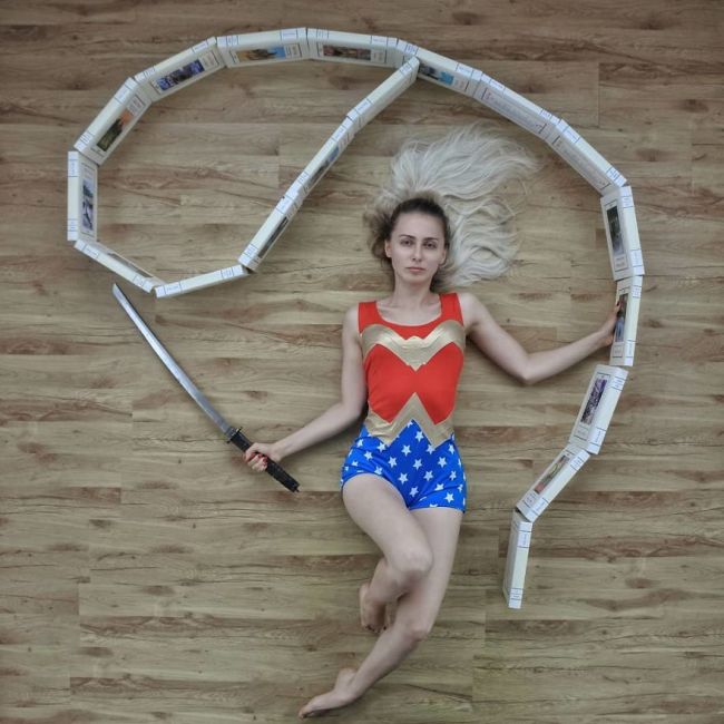 Η Ελίζαμπεθ Σάγκαν ως Wonder Woman. © Elizabeth Sagan