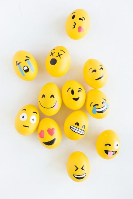 Emoji Easter Eggs © Studio DIY 