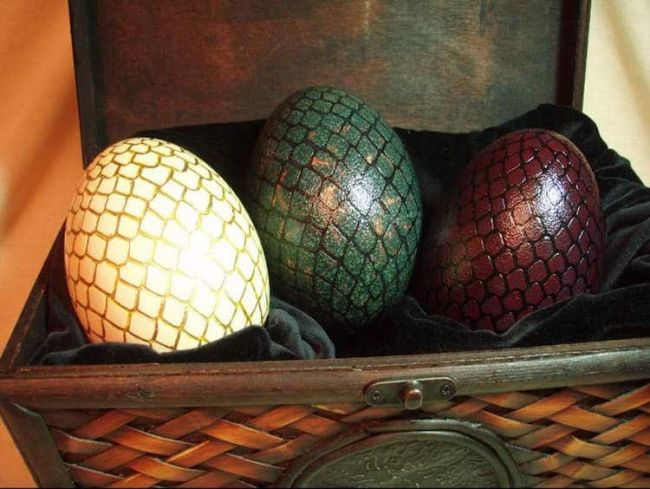 Khaleesi's dragon eggs © HankyPysanky