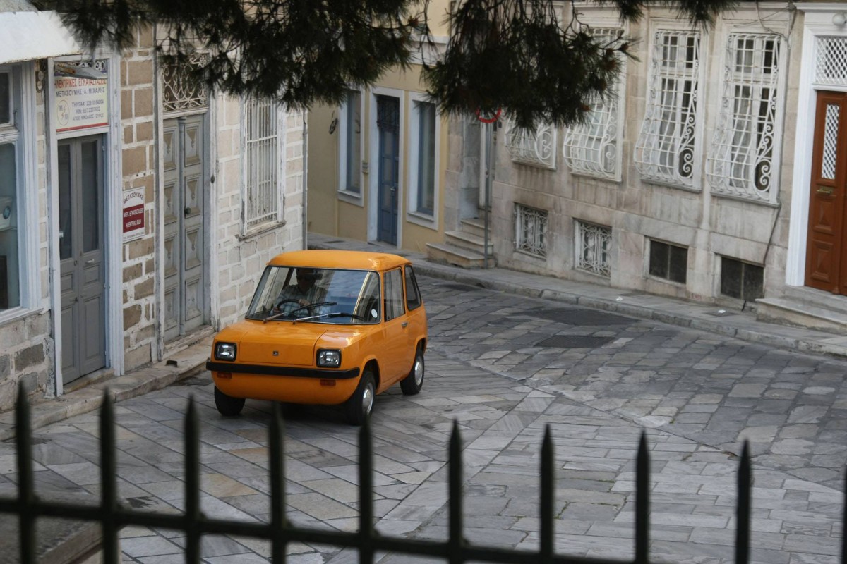 Ανάμεσα σε δύο νησιά