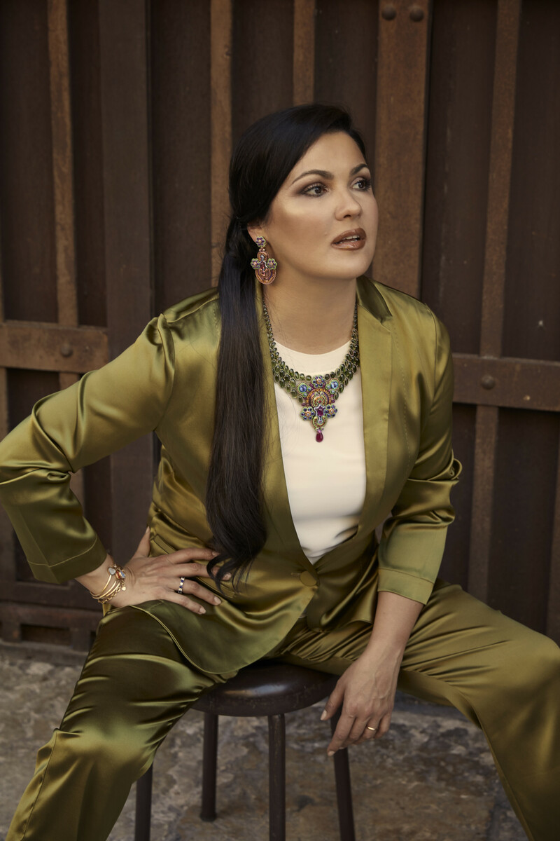 Anna Netrebko- photo by Julian Hargreaves