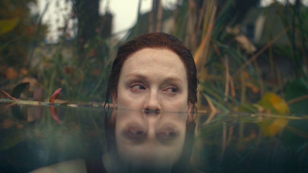 Η Julianne Moore στο Lisey's Story του Στίβεν Κινγκ, Φωτογραφία: Apple TV Plus