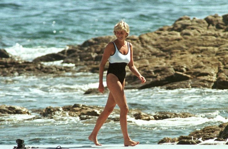 Η πριγκίπισσα Νταϊάνα στις διακοπές της στο Σεν Τροπέ, ένα μήνα πριν χάσει την ζωή της. Photo: Facebook/ Diana, Princess of Wales 1961-1997
