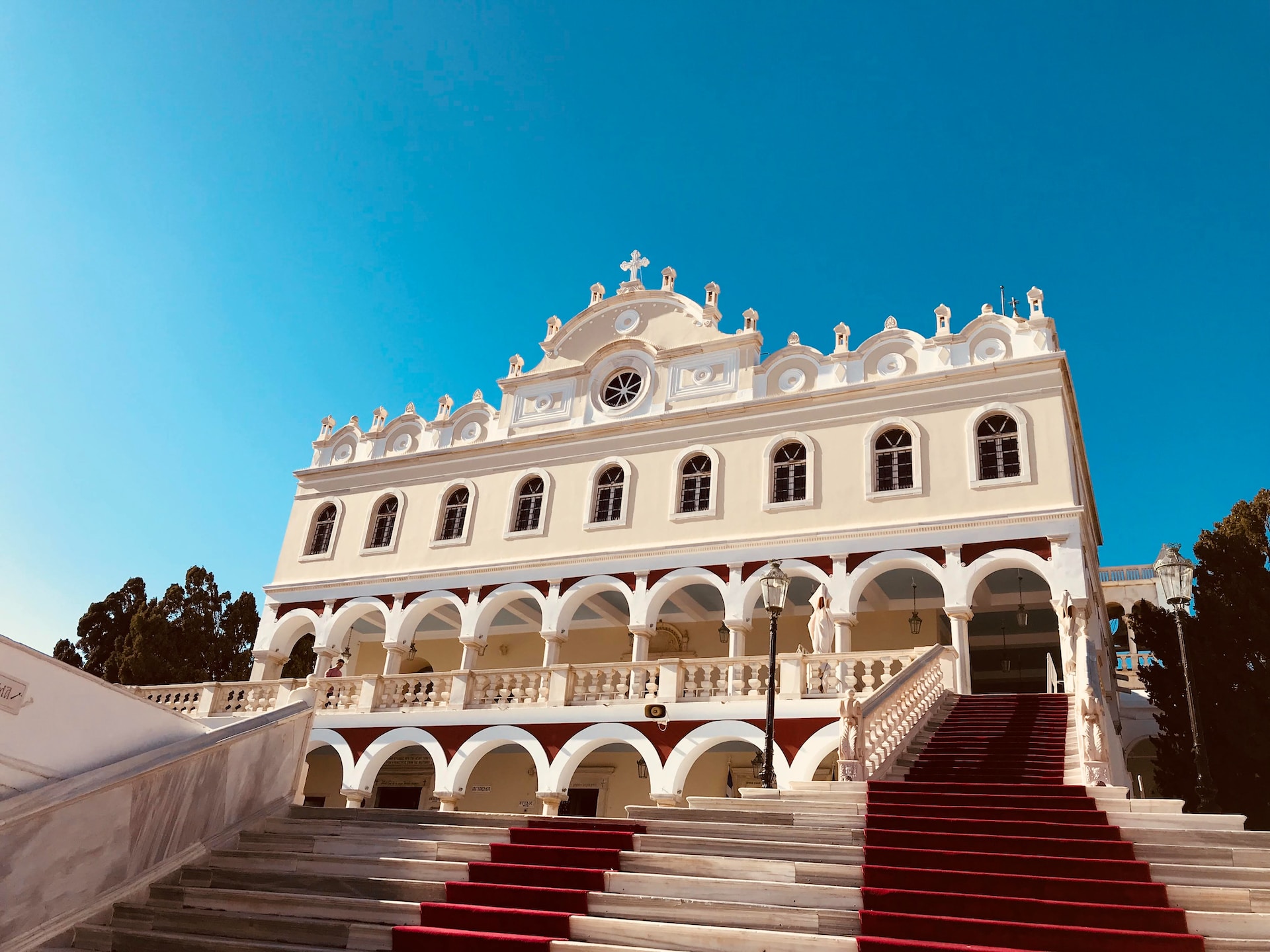 Η Παναγία της Τήνου, Photo by sfmmy on Unsplash