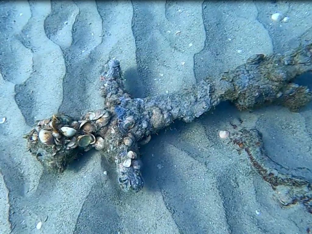 Ισραήλ: Δύτης ανακαλύπτει σπαθί εννιακοσίων ετών από την Γ' Σταυροφορία