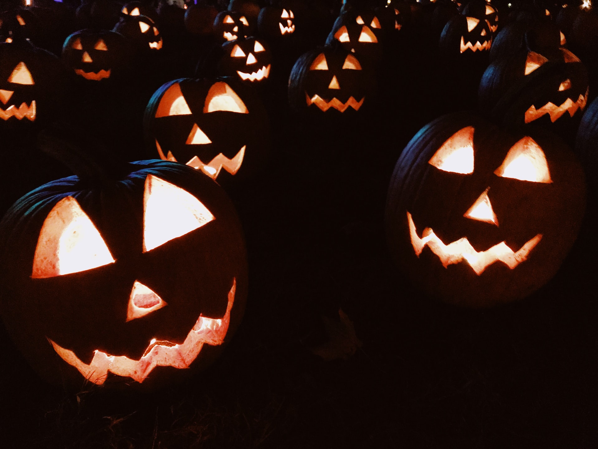 Οι σκαλισμένες κολοκύθες είναι ίσως το πιο διάσημο έθιμο του Halloween