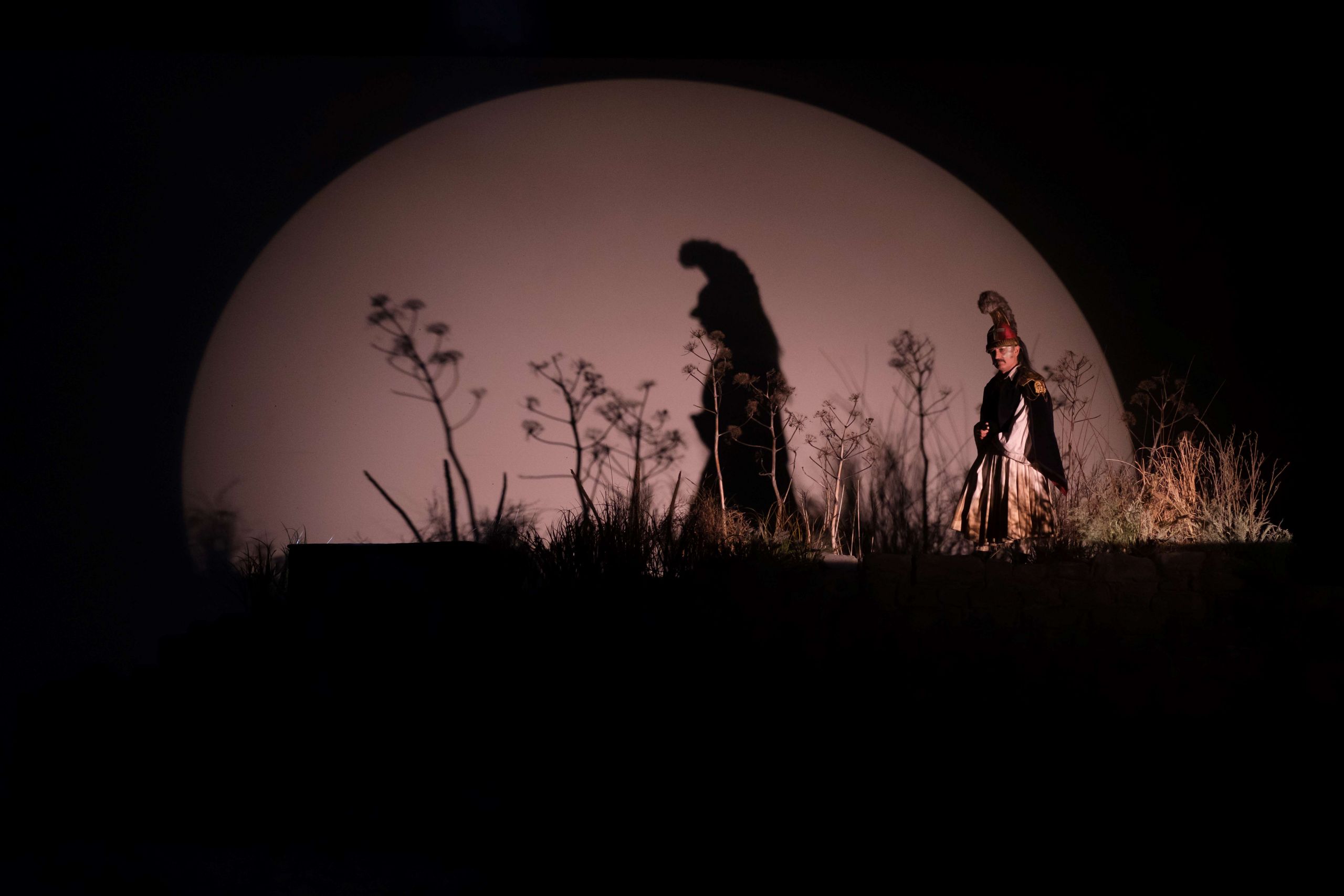 Ο Κοτζάμπασης του Καστρόπυργου σε σκηνοθεσία Δημήτρη Τάρλοου στο θέατρο Πορεία