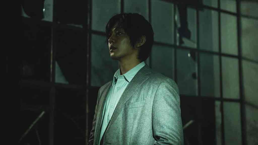 O Yoo Ah-in στον ρόλο του ηγέτη της νέας αίρεσης New Truth. Photo Credits: Netflix