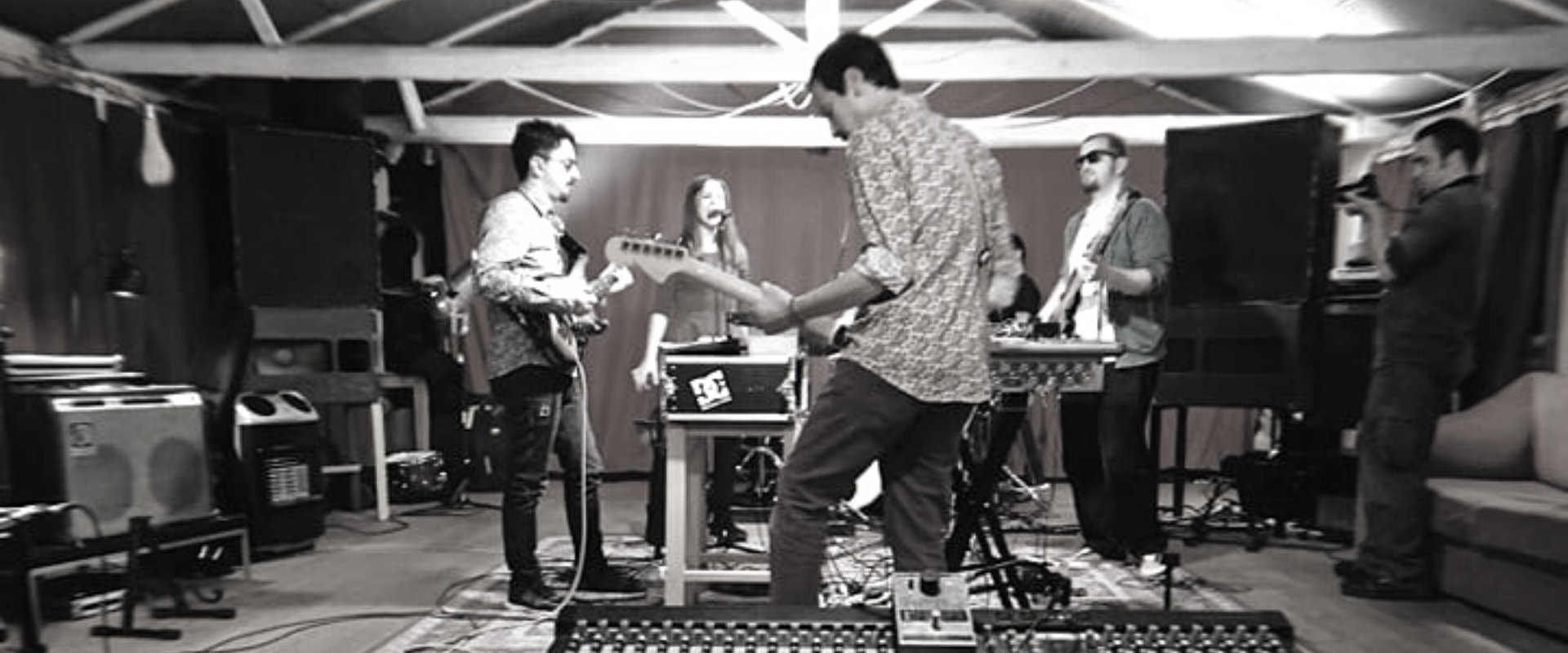 Οι Lemonostifel στο Gazarte Roof Stage