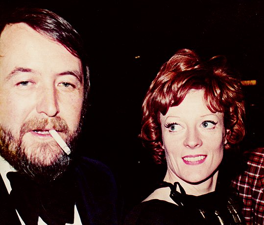 Beverley Cross και Maggie Smith στα Βραβεία Tony το 1975.