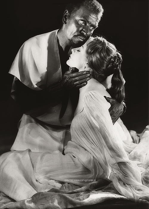 Laurence Olivier και Maggie Smith στον Οθέλλο (National Theatre, 1964).