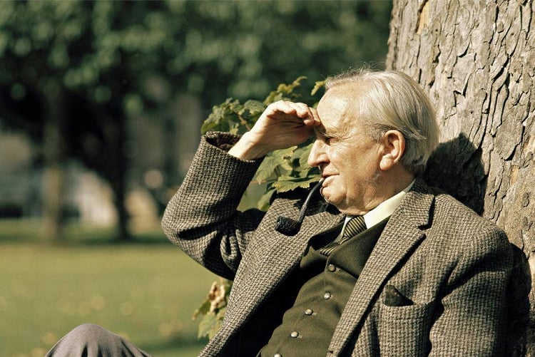130 χρόνια από τη γέννηση του J. R. R. Tolkien: Πώς η ζωή του καθρεφτίζεται στο έργο του