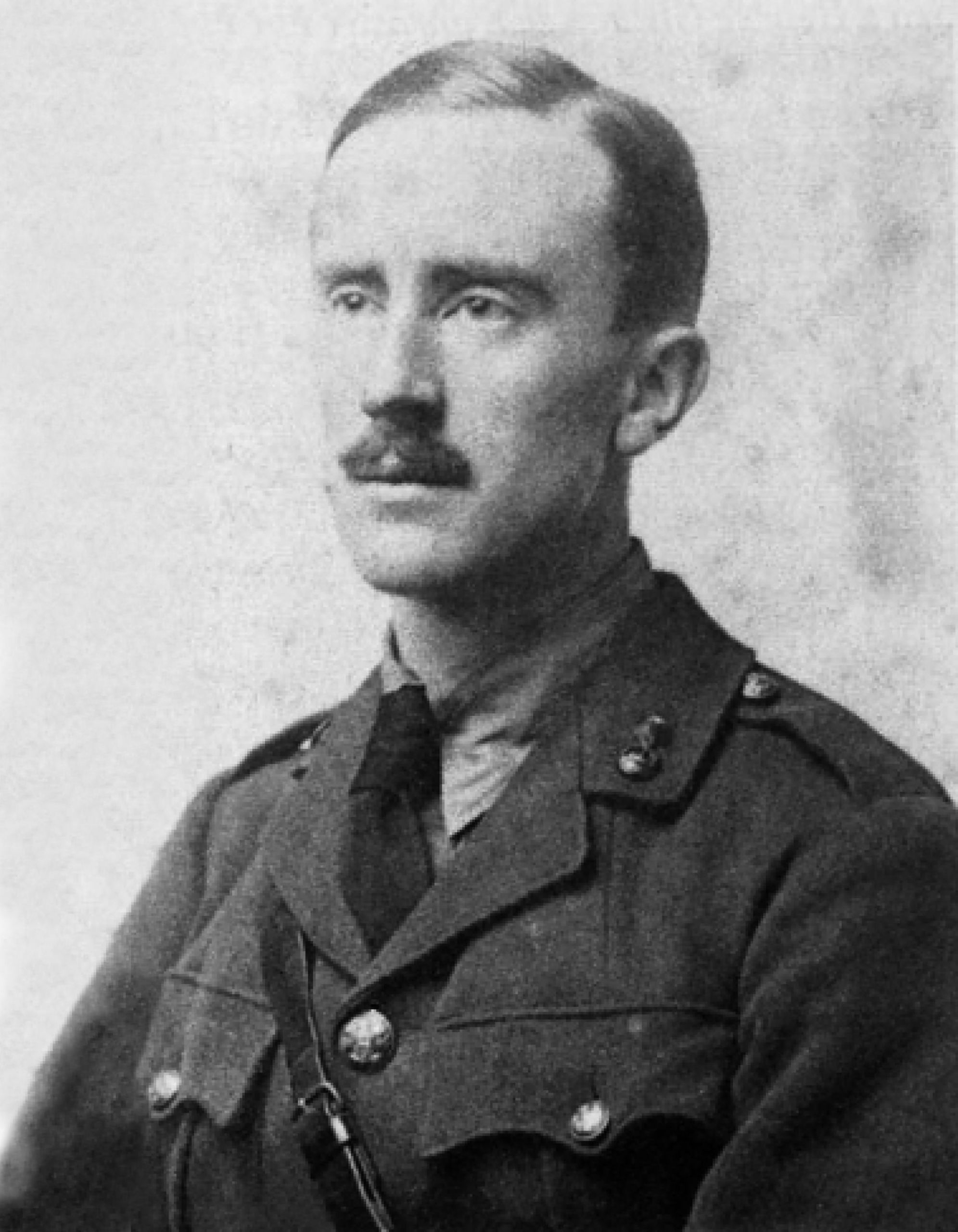 Tolkien σε στρατιωτική ενδυμασία, 1916