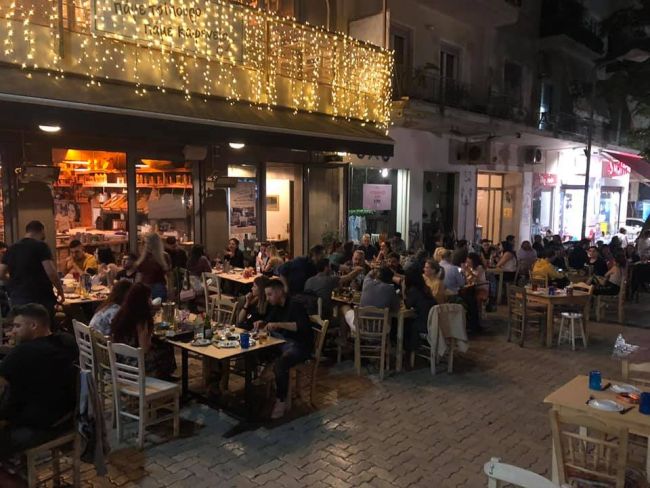 Φωτογραφία: Πάμε Τσίπουρο Πάμε Καφενείο - Φωκίωνος Νέγρη/Facebook