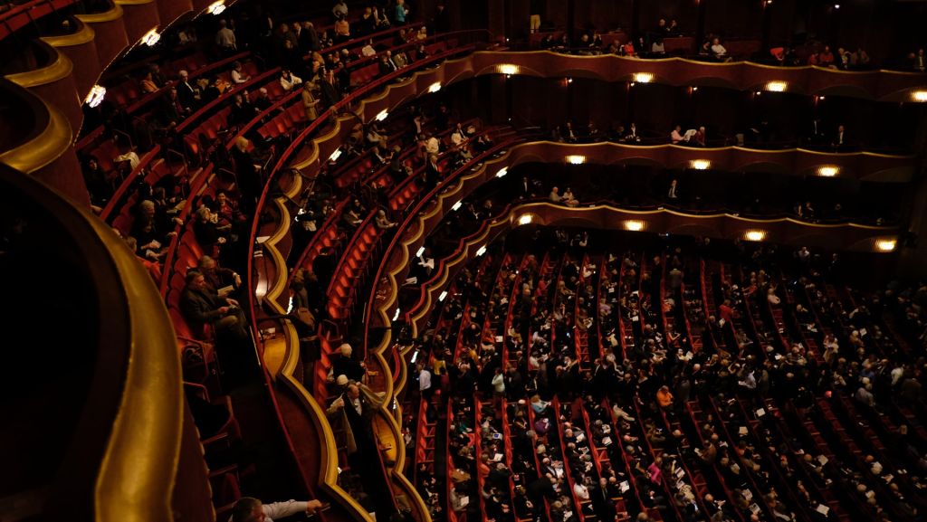 Μητροπολιτική όπερα της Νέας Υόρκης, Photo by alevision.co on Unsplash