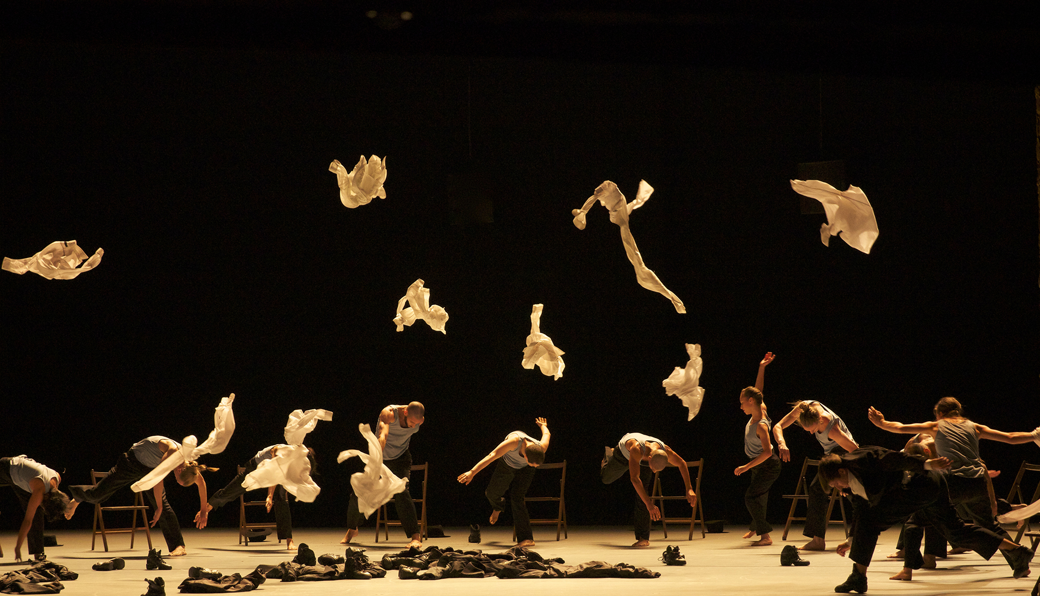 3 Rooms - Minus 16 by Ohad Naharin, photo by Maxim Waratt