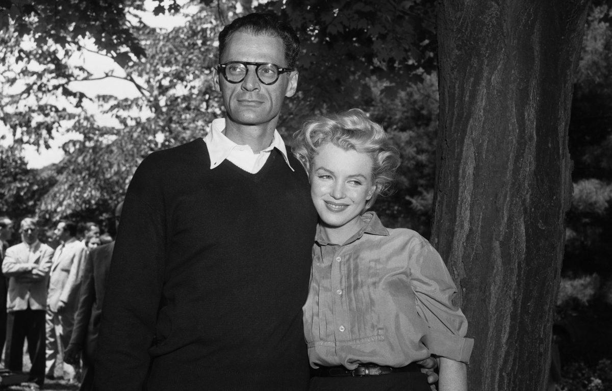 Οι Μέριλιν Μονρόε και Άρθουρ Μίλερ το 1956. Photo Credits: Samuel Goldstein