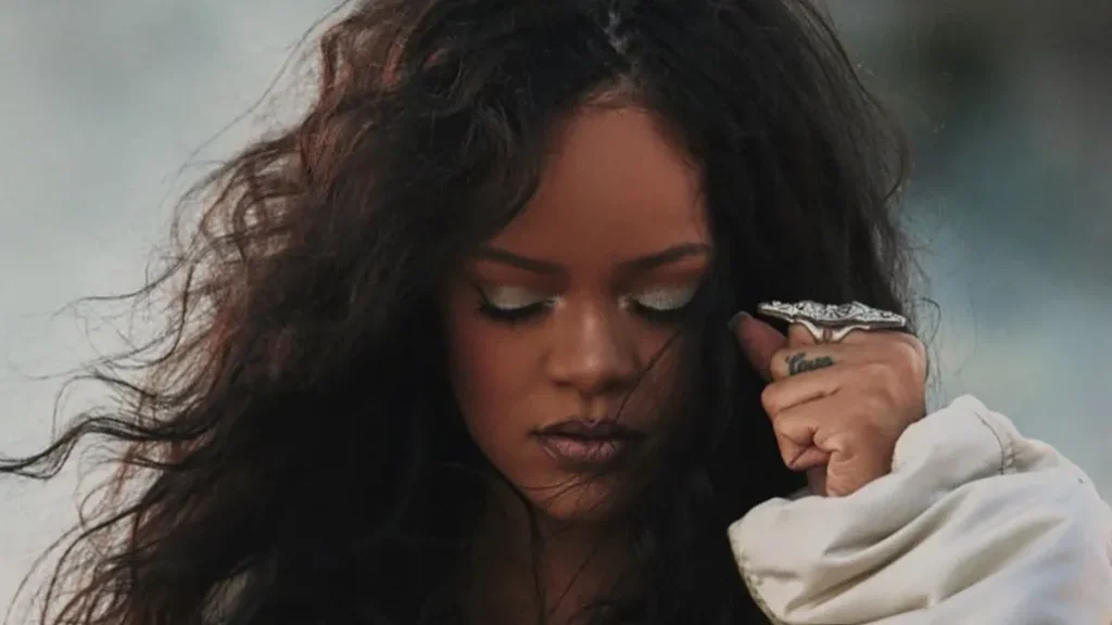 Η Rihanna στο Lift me Up