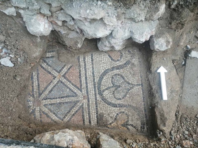 Υπουργείο Πολιτισμού: Αρχαιότητες των ύστερων ρωμαϊκών χρόνων αποκαλύφθηκαν στην Πλατεία Θεάτρου