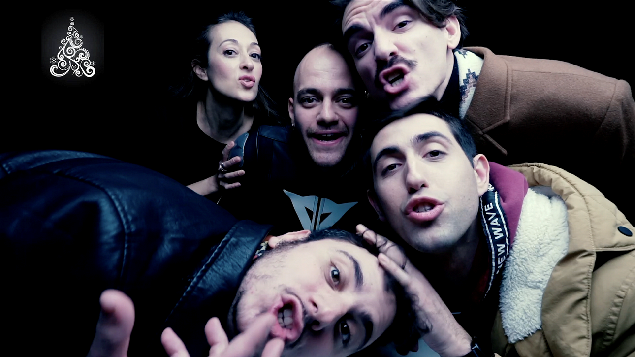 Φτιάξε τη δυστυχία σου μόνος σου: Christmas Edition, σε σκηνοθεσία της Γεωργίας Ανδρέου στο Ρομάντσο - Monopoli.gr