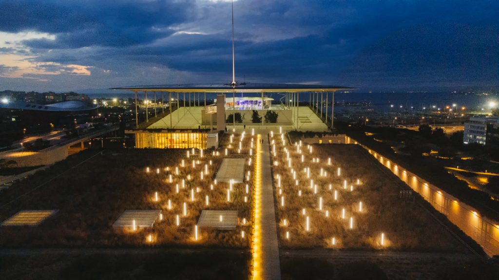 Χριστούγεννα στο ΚΠΙΣΝ: Οι πέντε εντυπωσιακές φωτιστικές εγκαταστάσεις στο Πάρκο Σταύρος Νιάρχος
