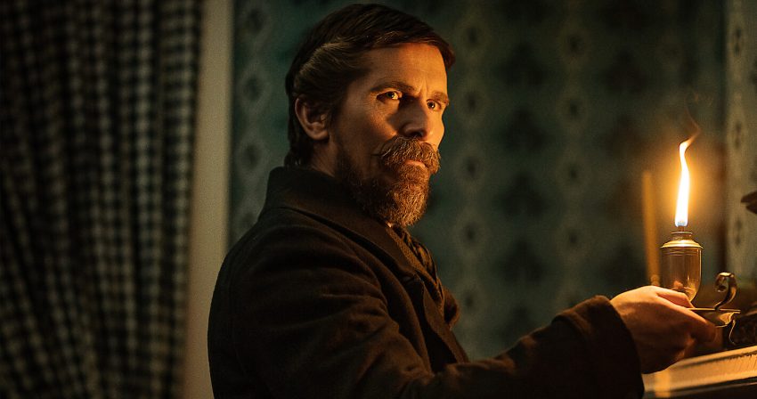 O Christian Bale ως Augustus Landor στο «The Pale Blue Eye»